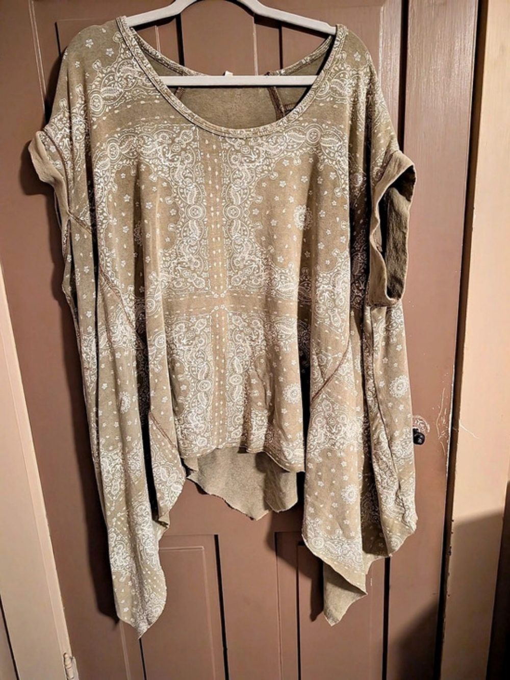 Easel Paisley Print Tunic Top Distressrd Short Sleeve Olive Green - Size Large